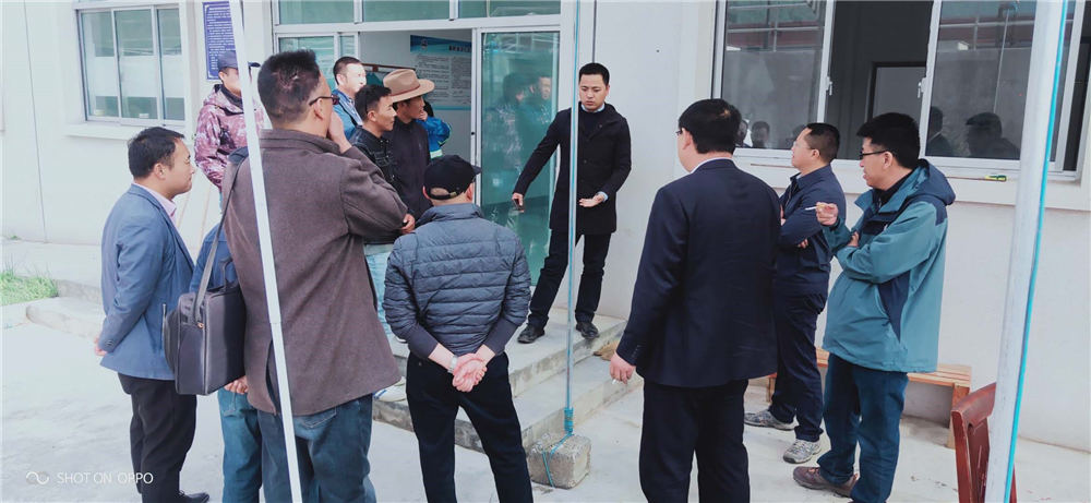 西南督查組在自治區(qū)、日喀則市、吉隆縣、吉隆鎮(zhèn)有關(guān)領(lǐng)導(dǎo)的陪同下對吉隆鎮(zhèn)污水處理廠檢查工作
